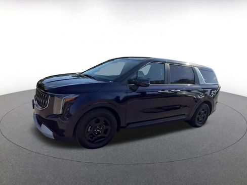 Used 2026 Kia Carnival FWD image 8