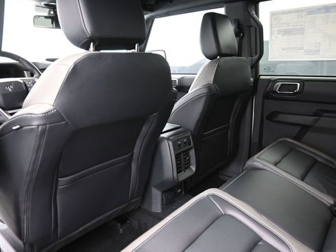 New 2025 Ford Bronco Outer Banks image 2