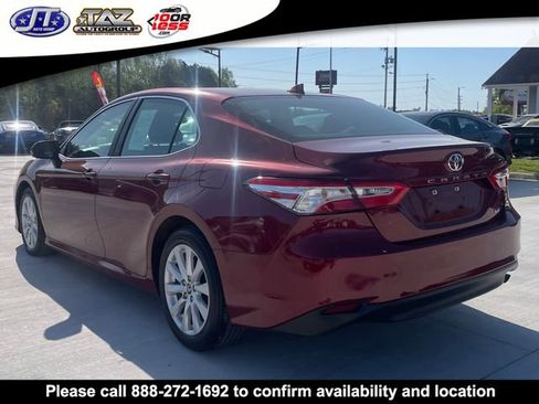 Used 2020 Toyota Camry LE image 5