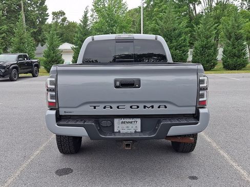 Used 2019 Toyota Tacoma TRD Sport w/ Four Season Floor Mat Package AWD/4WD image 5