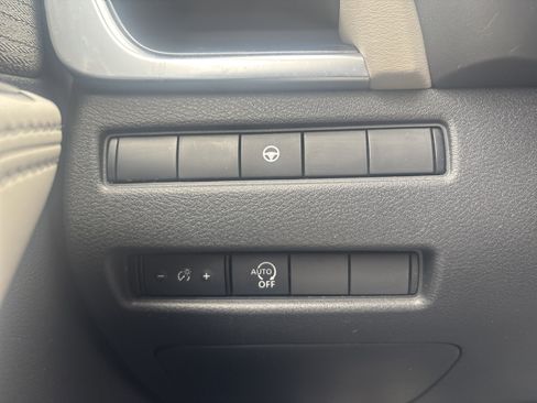 Used 2023 Nissan Rogue SV AWD/4WD image 29