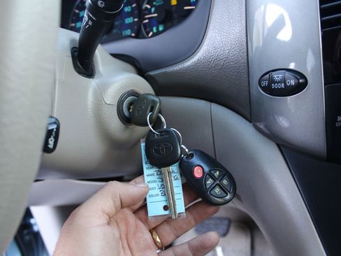 Used 2010 Toyota Sienna LE image 25