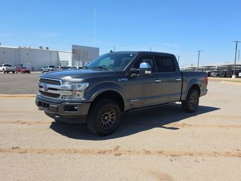 Used 2018 Ford F150 Platinum w/ Equipment Group 701A Luxury image 2