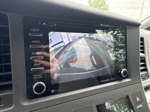 Used 2019 Toyota Sienna LE FWD image 24