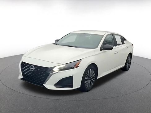 Used 2025 Nissan Altima 2.5 SV image 7