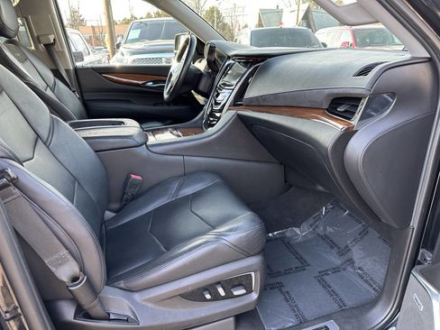 Used 2018 Cadillac Escalade 4WD image 63