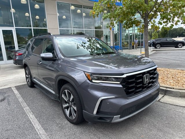 Used 2025 Honda Pilot Elite image 3