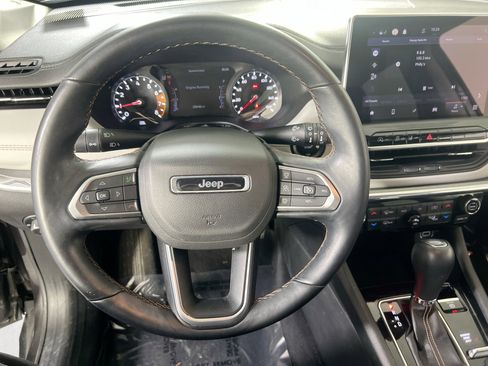 Used 2022 Jeep Compass Limited image 11