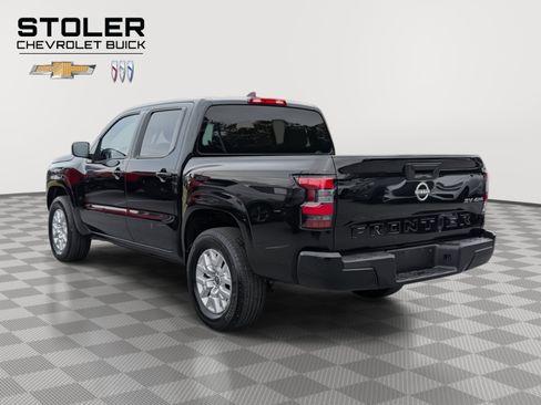 Used 2023 Nissan Frontier SV image 3