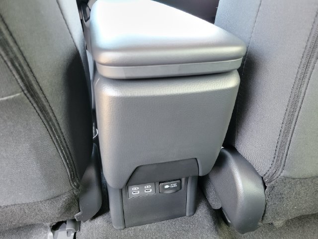 New 2027 Toyota Prius Plug-In Hybrid FWD image 19