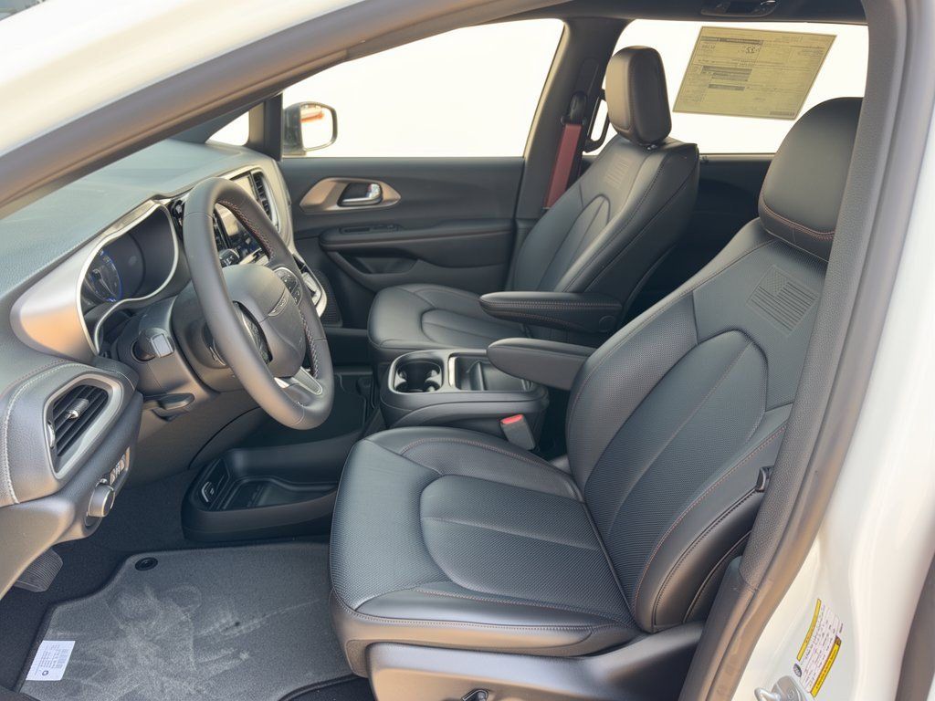 New 2027 Chrysler Pacifica Select FWD image 5