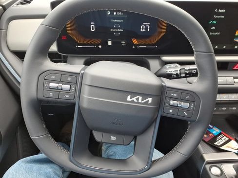 New 2027 Kia Seltos LX FWD image 25