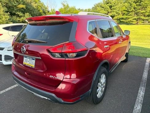 Used 2018 Nissan Rogue SV AWD/4WD image 13