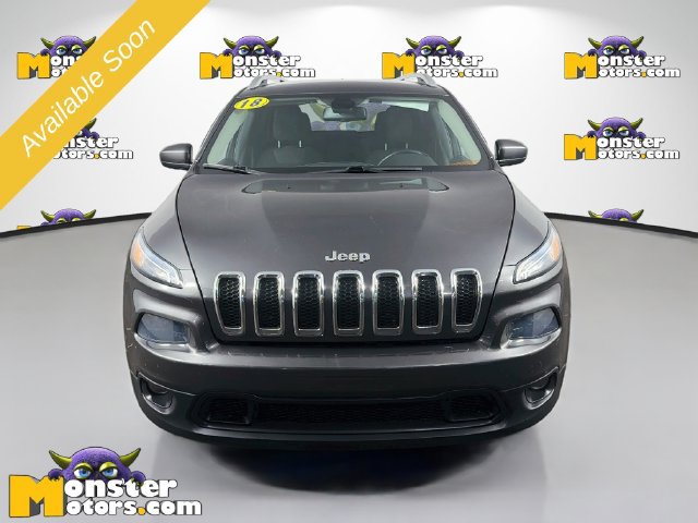 Used 2018 Jeep Cherokee Latitude w/ Cold Weather Group AWD/4WD image 2