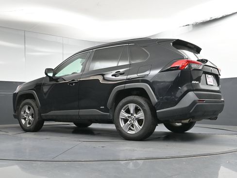 Certified 2024 Toyota RAV4 LE image 28