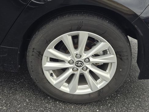 Used 2024 Toyota Corolla LE w/ LE Convenience Package image 7