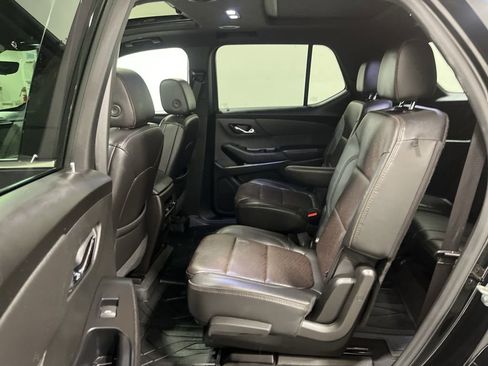 Used 2022 Chevrolet Traverse High Country image 41