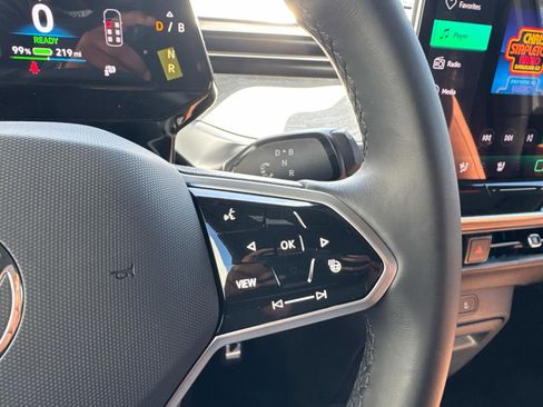 New 2025 Volkswagen ID. Buzz Pro S Plus image 19