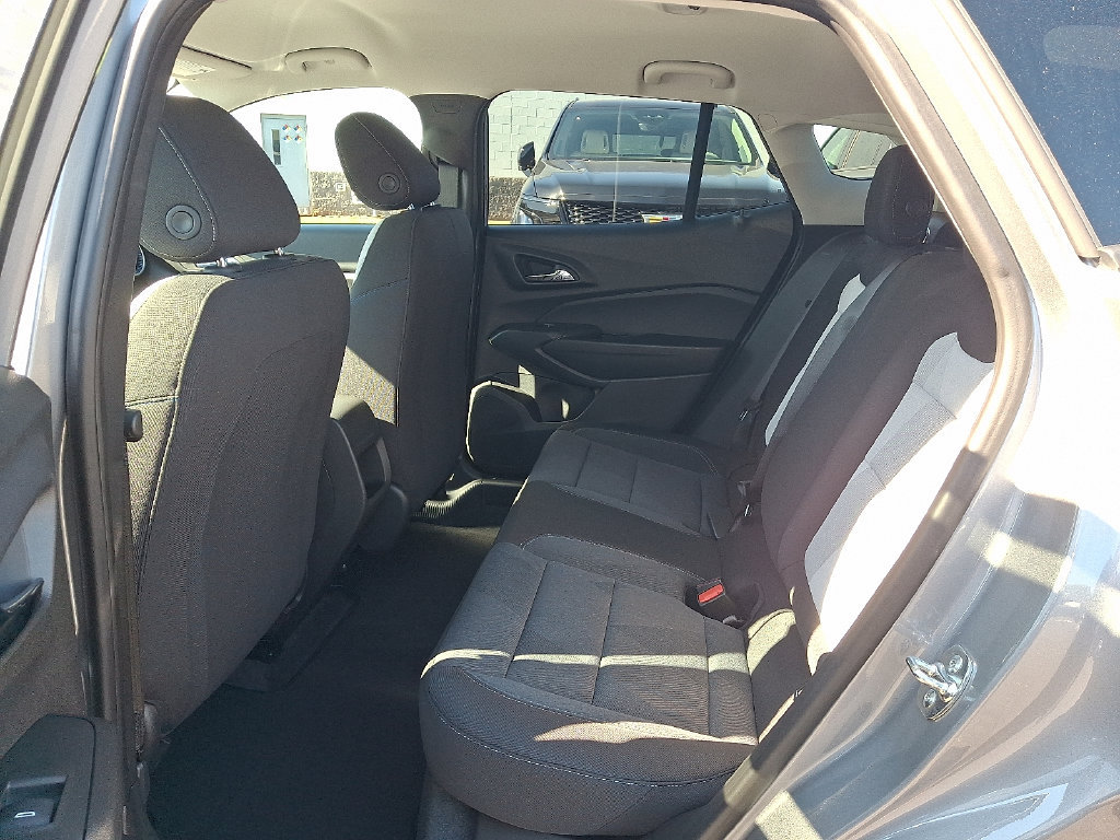 New 2026 Chevrolet Trax LS w/ LS Convenience Package FWD image 5