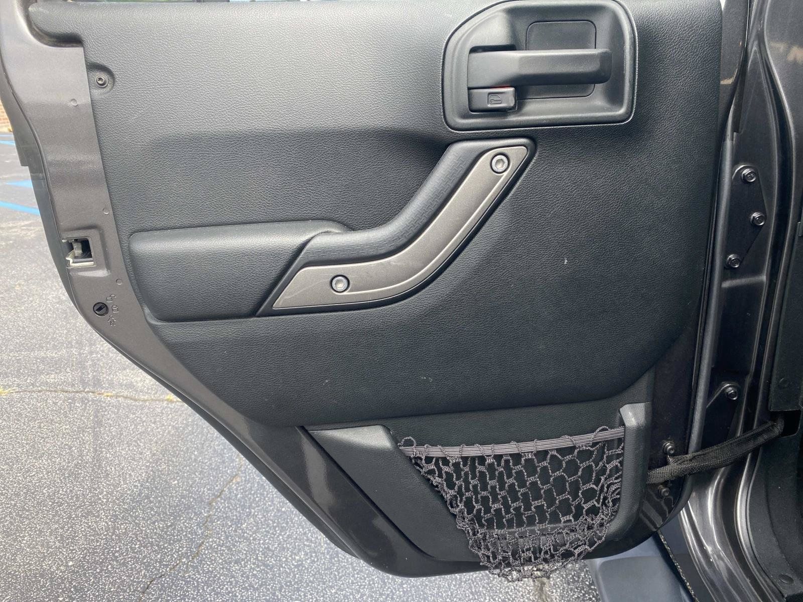 Used 2018 Jeep Wrangler Unlimited Sport S AWD/4WD image 16