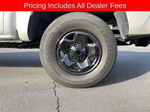 Used 2023 Toyota Tacoma SR AWD/4WD image 9