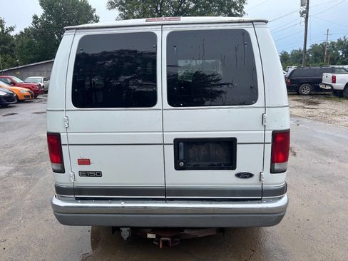 Used 2000 Ford E-150 and Econoline 150 image 9