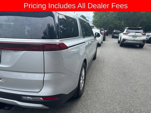 Certified 2022 Kia Carnival LX FWD image 7