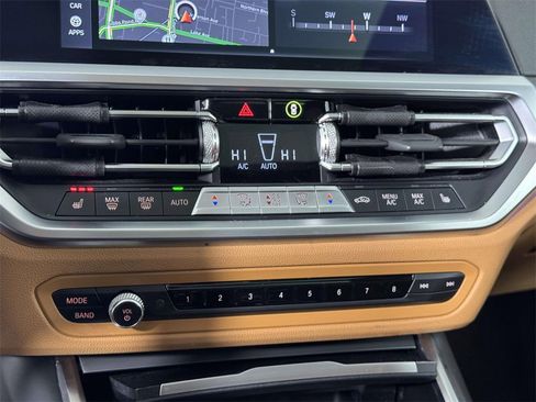 Used 2022 BMW 330i xDrive Sedan w/ M Sport Package image 28