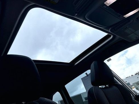 Used 2022 Subaru Forester Premium AWD/4WD image 18