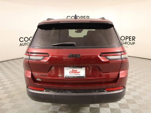 Used 2023 Jeep Grand Cherokee L Laredo image 22