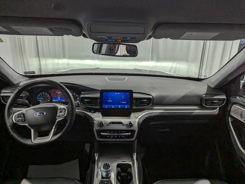 Used 2023 Ford Explorer XLT w/ Equipment Group 202A image 14