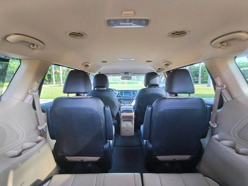 Used 2018 Kia Sedona SX FWD image 59