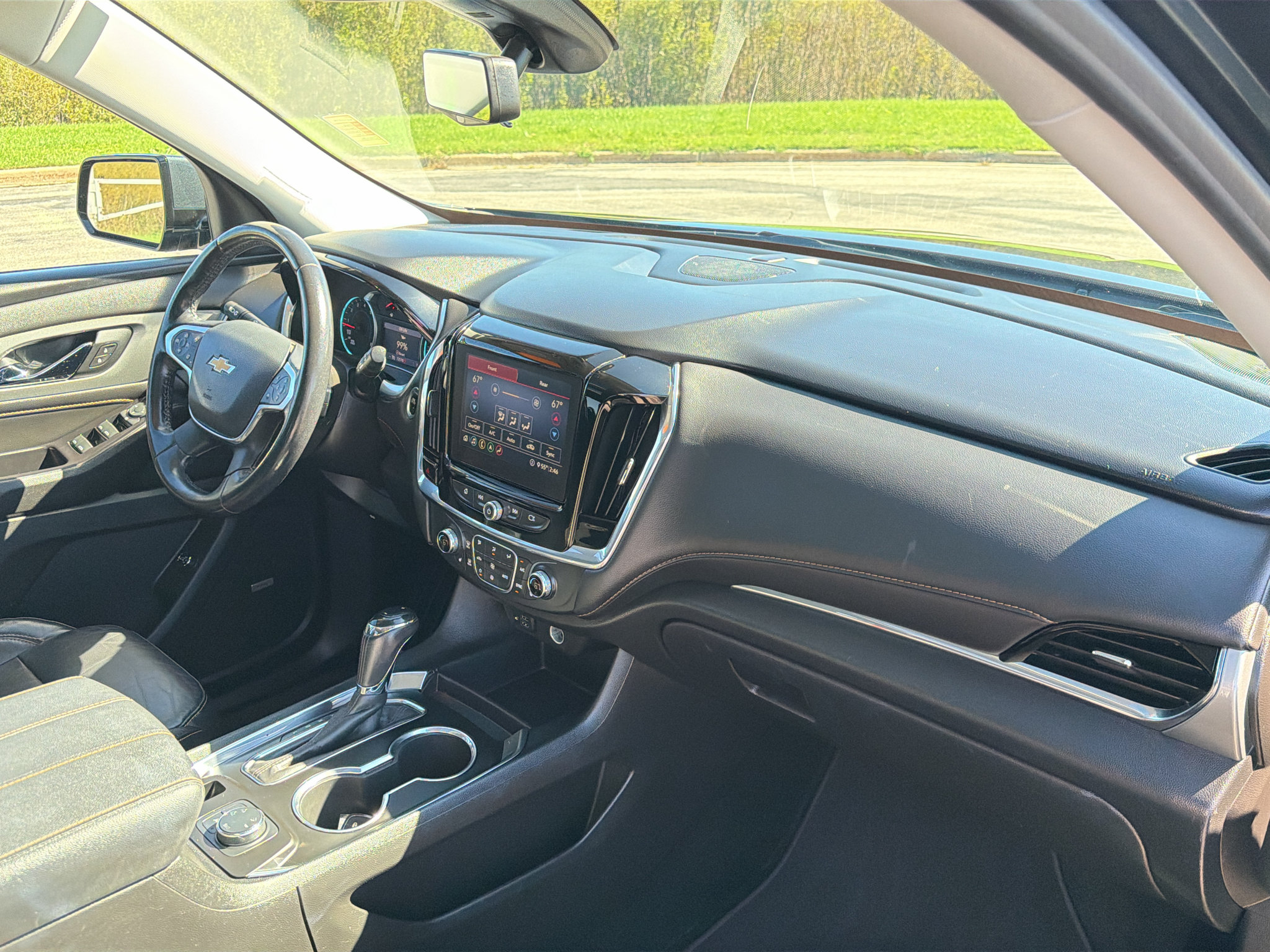 Used 2020 Chevrolet Traverse LT w/ LT Premium Package AWD/4WD image 29