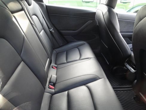 Used 2020 Tesla Model 3 Long Range image 10