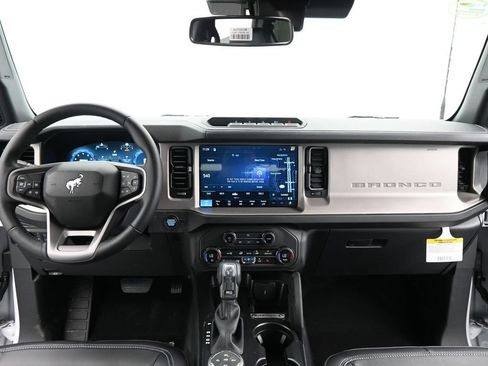 New 2026 Ford Bronco Outer Banks AWD/4WD image 18