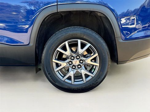 Used 2023 GMC Acadia SLT w/ Technology Package image 31