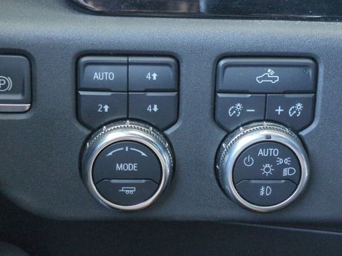 Used 2022 GMC Sierra 1500 Elevation w/ X31 Off-Road Package AWD/4WD image 38