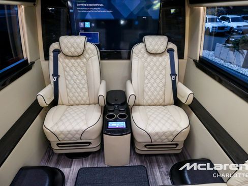 Used 2023 Mercedes-Benz Sprinter 3500 image 19
