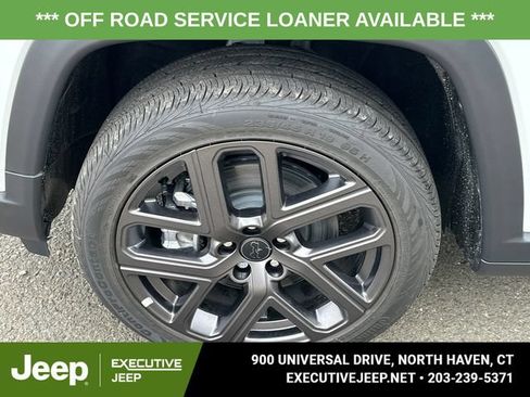 Used 2025 Jeep Compass Limited w/ Sun & Sound Group AWD/4WD image 8