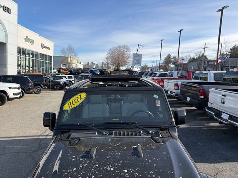 Used 2021 Jeep Wrangler Unlimited Sahara image 25