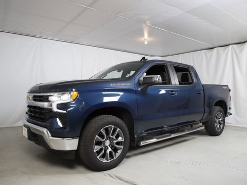 Used 2022 Chevrolet Silverado 1500 LT AWD/4WD image 24