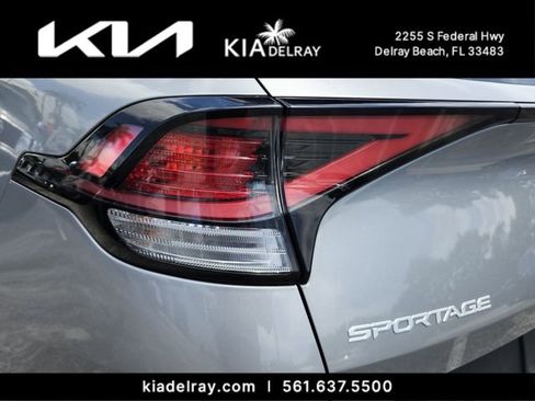 Used 2023 Kia Sportage LX FWD image 7