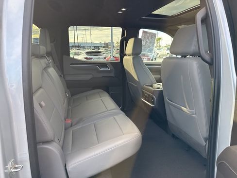 Used 2022 GMC Sierra 1500 SLT w/ SLT Convenience Package image 14