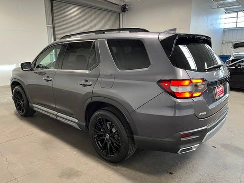 Used 2024 Honda Pilot Touring image 5