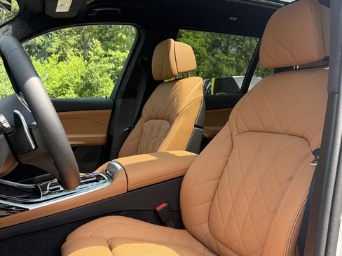 Used 2026 BMW X7 xDrive40i w/ M Sport Package image 19