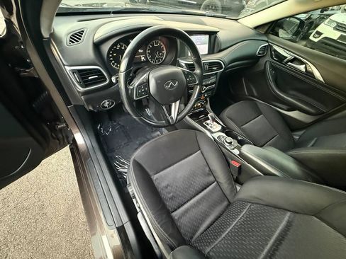 Used 2017 INFINITI QX30 FWD image 15