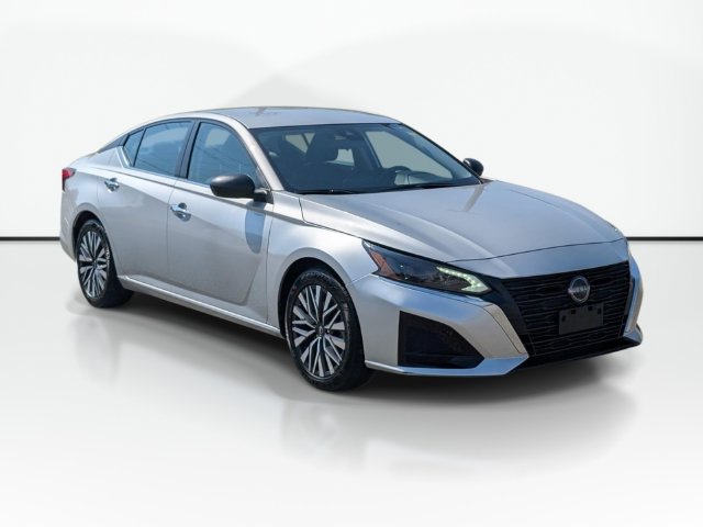 Used 2024 Nissan Altima 2.5 SV FWD image 4