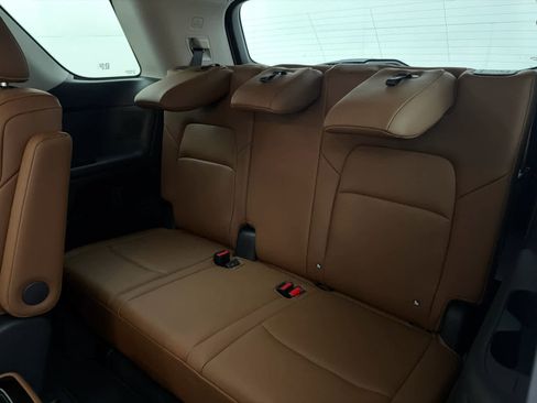 New 2026 Nissan Pathfinder Platinum AWD/4WD image 17