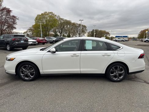 Used 2024 Honda Accord EX image 2