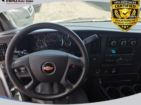 Used 2018 Chevrolet Express 3500 w/ Power Convenience Package RWD image 28